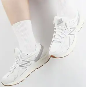 뉴발란스 운동화 남녀공용 러닝화 화이트 트레이닝화 데일리 스니커즈 베이직 신발
